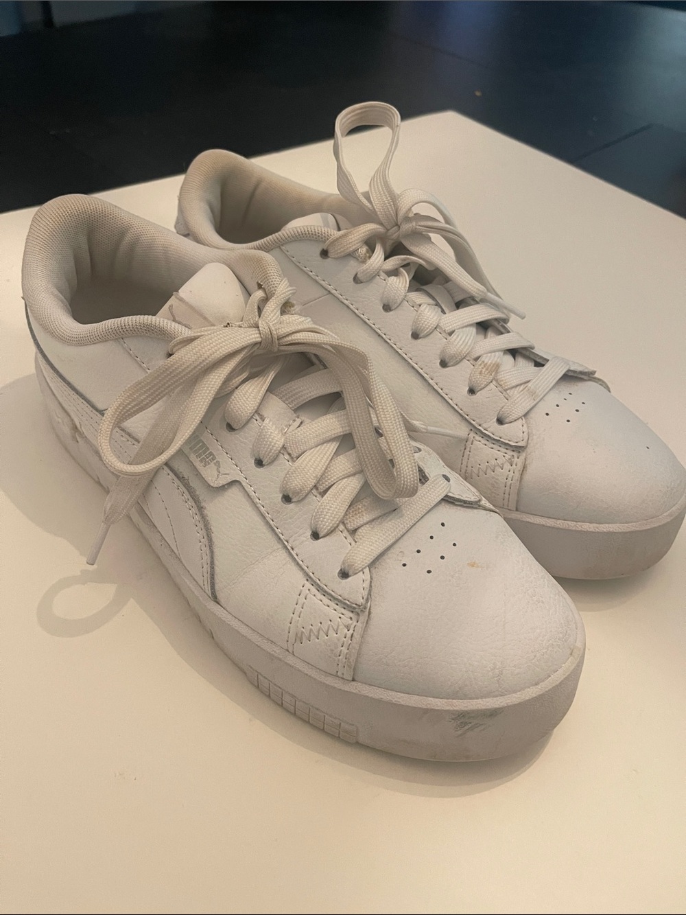 Women’s Classic White Leather Sneakers puma brand size 8.5